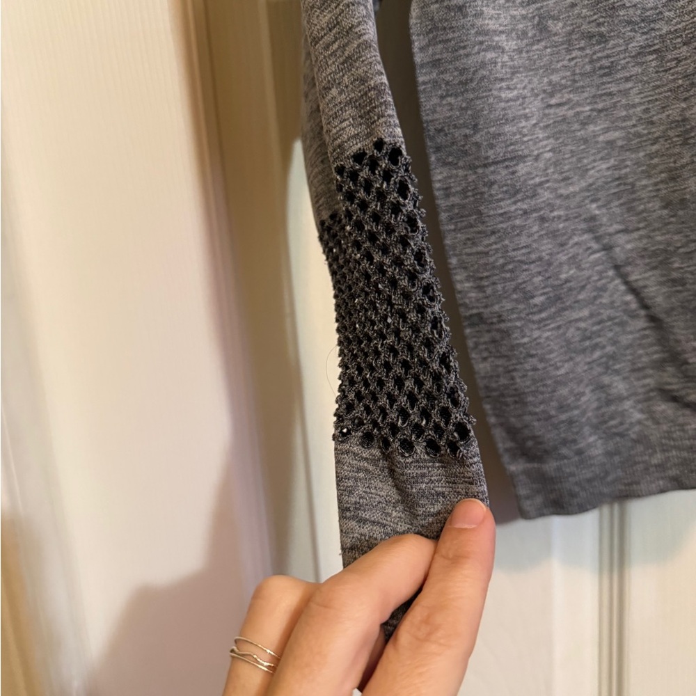 JoyLab Mesh Long Sleeve Crop Top - Picture 6 of 7